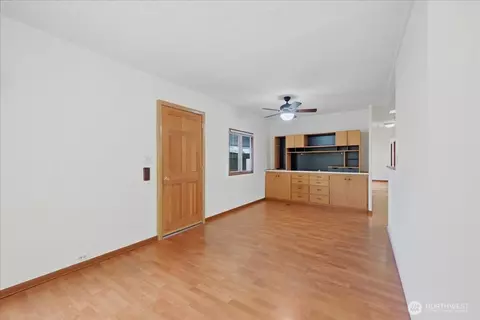 Living - 11330 E Riverside Dr #40, Bothell, WA 98011 photo 1 of 2