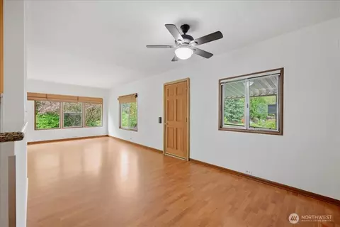 Living - 11330 E Riverside Dr #40, Bothell, WA 98011 photo 2 of 2