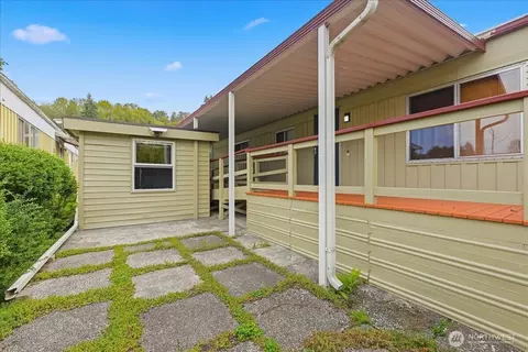 Exterior - 11330 E Riverside Dr #40, Bothell, WA 98011 photo 4 of 4