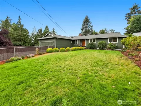 19607 136th Pl SE, Renton, WA 98058