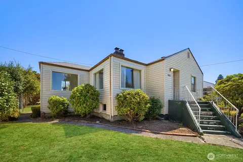 10808 Lake Ridge Dr S, Seattle, WA 98178