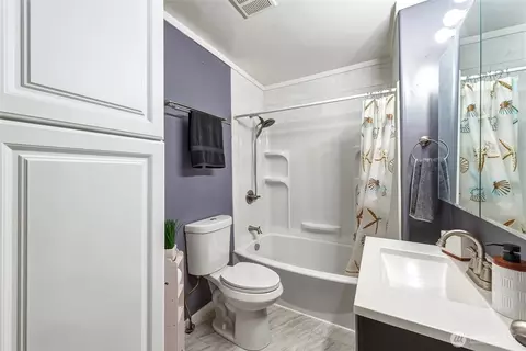 Bath - 415 S 4th Ave, Walla Walla, WA 99362 photo 2 of 2