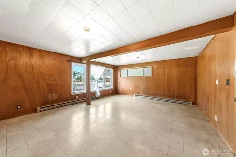 Living - 415 S 4th Ave, Walla Walla, WA 99362 photo 6 of 6