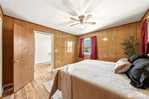 Bedroom - 415 S 4th Ave, Walla Walla, WA 99362 photo 6 of 6