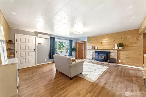 Living - 415 S 4th Ave, Walla Walla, WA 99362 photo 2 of 6