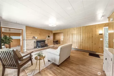 Living - 415 S 4th Ave, Walla Walla, WA 99362 photo 1 of 6