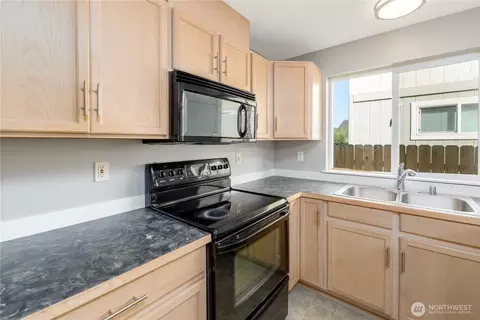 Kitchen - 121 Alpine Loop, Sequim, WA 98382 photo 4 of 4