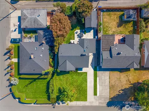 View/Area - 709 Colby Ave, Everett, WA 98201 photo 2 of 3