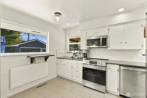 Kitchen - 709 Colby Ave, Everett, WA 98201 photo 1 of 4