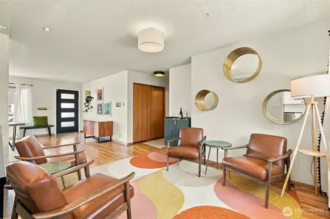 Living - 709 Colby Ave, Everett, WA 98201 photo 1 of 2