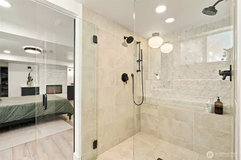 Bath - 709 Colby Ave, Everett, WA 98201 photo 3 of 6