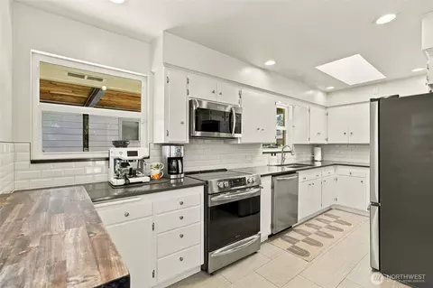 Kitchen - 709 Colby Ave, Everett, WA 98201 photo 2 of 4