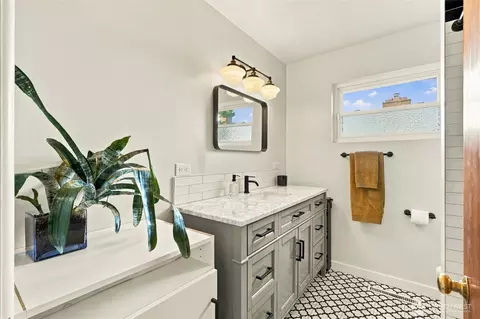 Bath - 709 Colby Ave, Everett, WA 98201 photo 1 of 6