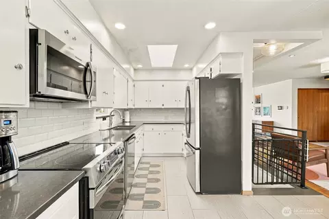 Kitchen - 709 Colby Ave, Everett, WA 98201 photo 3 of 4