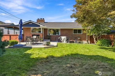 Exterior - 709 Colby Ave, Everett, WA 98201 photo 6 of 7