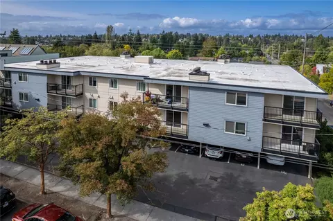 9255 Greenwood Ave N #34, Seattle, WA 98103