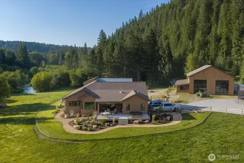 822 Little Spokane River Rd, Newport, WA 99156