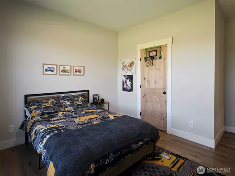 Bedroom - 422 Park Rd, Winlock, WA 98596 photo 5 of 7