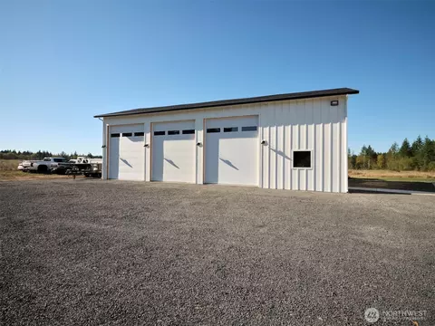 Exterior - 422 Park Rd, Winlock, WA 98596 photo 7 of 8