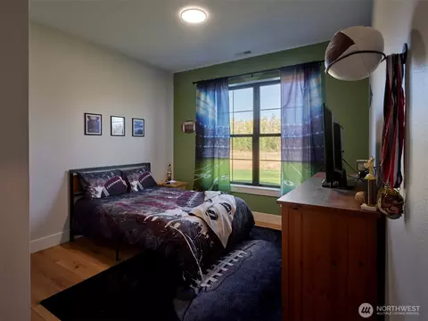 Bedroom - 422 Park Rd, Winlock, WA 98596 photo 6 of 7