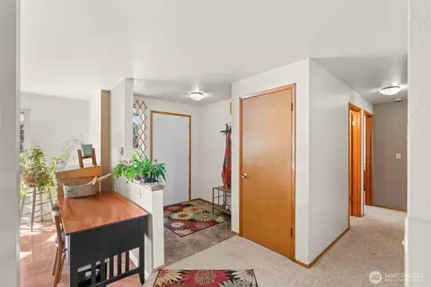 Entry Way - 52 Timothy Ln, Sequim, WA 98382 photo 2 of 2