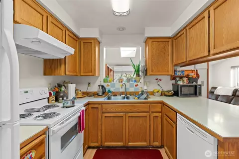 Kitchen - 52 Timothy Ln, Sequim, WA 98382 photo 1 of 2