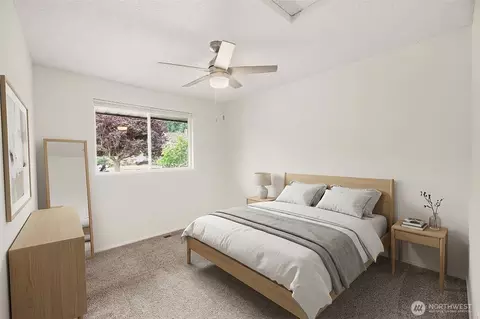 Bedroom - 2415 80th Pl SE, Everett, WA 98203 photo 3 of 4
