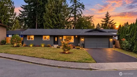Exterior - 2415 80th Pl SE, Everett, WA 98203 photo 5 of 5