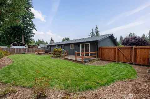 Exterior - 2415 80th Pl SE, Everett, WA 98203 photo 2 of 5