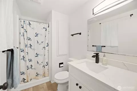 Bath - 2415 80th Pl SE, Everett, WA 98203 photo 3 of 3