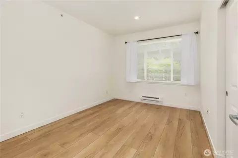 Bedroom - 15300 112th Ave NE #A101, Bothell, WA 98011 photo 3 of 4