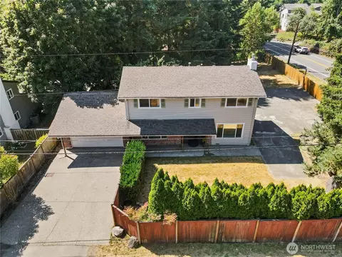8003 NE 203rd St, Kenmore, WA 98028