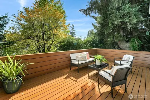 Exterior - 622 22nd Ave E, Seattle, WA 98112 photo 2 of 7