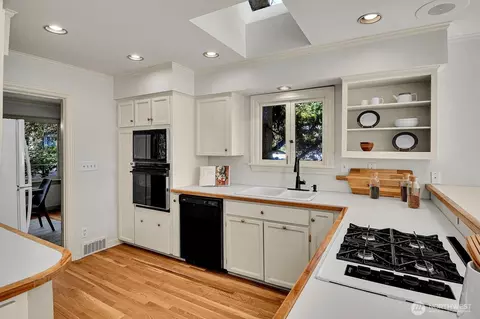 Kitchen - 622 22nd Ave E, Seattle, WA 98112 photo 3 of 4