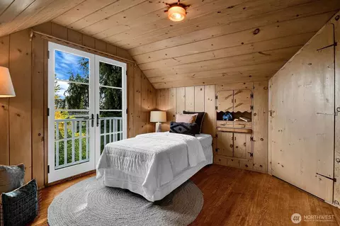Bedroom - 622 22nd Ave E, Seattle, WA 98112 photo 3 of 4
