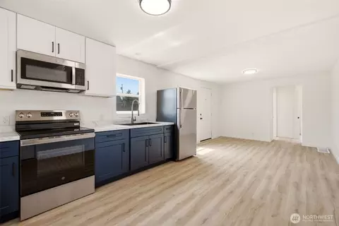 Kitchen - 717 E Wabash Ave, Spokane, WA 99207 photo 2 of 3