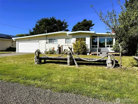 564 Ensign Ave NW, Ocean Shores, WA 98569