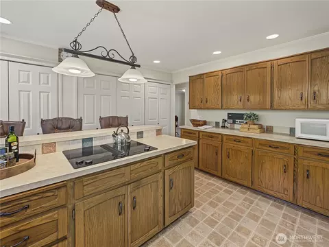 Kitchen - 29416 SE 371st St, Enumclaw, WA 98022 photo 3 of 5