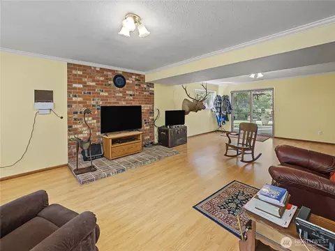 Living - 29416 SE 371st St, Enumclaw, WA 98022 photo 5 of 5