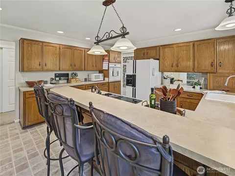 Kitchen - 29416 SE 371st St, Enumclaw, WA 98022 photo 4 of 5