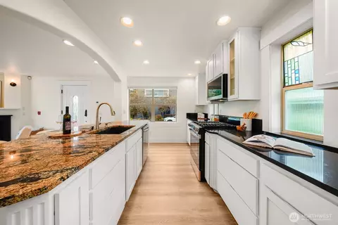 4428 Eastern Ave N, Seattle, WA 98103 photo 6