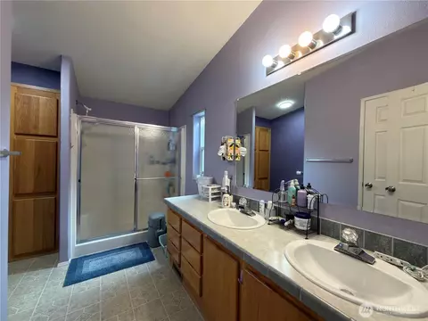 Bath - 524 N 7th Ave, Sequim, WA 98382 photo 1 of 3