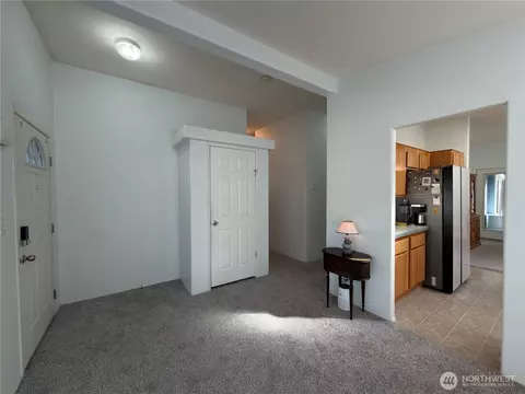 Entry Way - 524 N 7th Ave, Sequim, WA 98382 photo 2 of 3