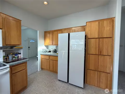 Kitchen - 524 N 7th Ave, Sequim, WA 98382 photo 2 of 3