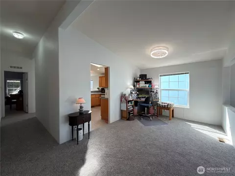 Entry Way - 524 N 7th Ave, Sequim, WA 98382 photo 1 of 3