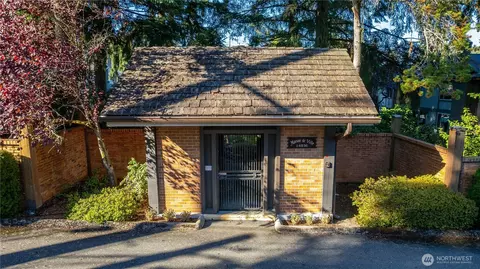 14836 SE 16th St #10, Bellevue, WA 98007