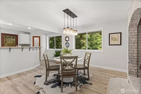 Dining - 2119 242nd St SW, Bothell, WA 98021 photo 3 of 4