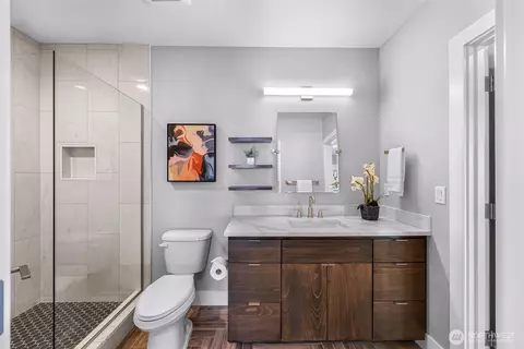 Bath - 4620 Seahurst Ave, Everett, WA 98203 photo 5 of 5