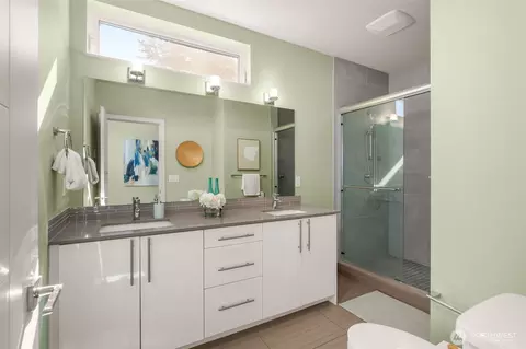 Bath - 104 A 19th E, Seattle, WA 98112 photo 2 of 4