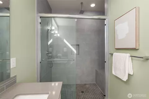 Bath - 104 A 19th E, Seattle, WA 98112 photo 3 of 4
